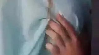 لعب جنسي أثناء الدورة: كس وشرج مملوءان