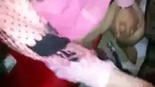 مص قضيب عند الباب: جلسة سكس عربية في العمارة