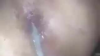 راقصة مثيرة تنك وتُملأ بالسائل المنوي