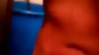 رئيس مثار يضرب مهبل سكرتيرته الضيق خلال ساعات العمل