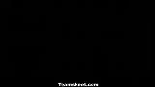 حركة شرجية صعبة: عاهات تصرخ طلباً للمزيد من القضيب