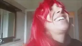 شقراء تتبول ثم تمط طيزها بزب في الحمام