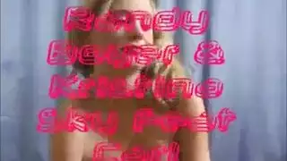 شقراء مثارة تمارس الجنس مع رجل متزوج في فيلم جنسي ثلاثي مخدوع وحشي