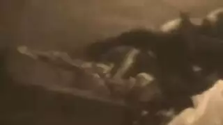 مشكلة ثلاثية: ضرب شرجي بقضبان هائلة مربوطة