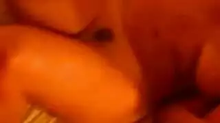 فيلم شهواني: الزحف والخدمة للحصول على مداعبة بالأقدام