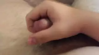 أفلام إباحية مراهقات: فم على كسها ثم قضيب يندفع بعمق