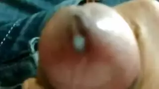 فتي خنثى يأخذ قضيب أسود كبير في مشهد إباحي صريح