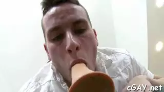 إيلاج شرجي مزدوج على امرأة سمراء مكتنزة