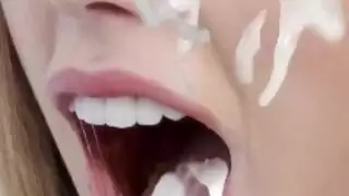 تيلور تنفجر على وجهها وترش على يدي المنتظرتين