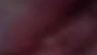 زوجة منحرفة تحب أن تمتلئ بعدة قضبان