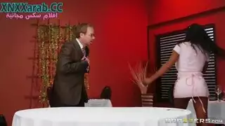 اعطي امي لصديقي ليستمتع بهب