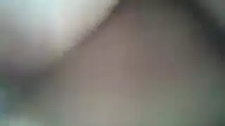  كتكوت سعودي لطيف يخدم قضيبًا كبيرًا ثم يتم ضربه بمطرقة