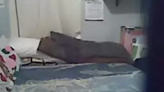 الصديقة الخجولة تفقد عذريتها لقضيب صديقها المصري الكبير