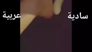 تدريب العبيد الإباحي: سيطرة نسوية مصرية تكسر رجلاً من أجل سعادتها