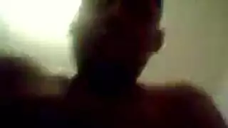 حركة إباحية شديدة: رجل ينيك كسها الجشع بخشونة