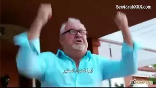 مؤخرة زوجة الأب الضخمة تُضرَب في جنس مساج عنيف
