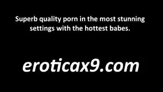 حفلة جنس جماعي في العراء لعيد الميلاد: شابان يضاجعان فتاة العيد