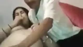 حركة بيت دعارة هاردكور: فتاة مغربية تخدم عميل سكران