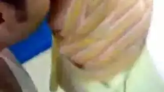 طبيبة محجبة تكشف فرجها المبلل لجلسة نيك في المكتب