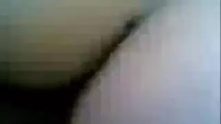 اختراق شرجي عنيف: سحب الملابس للأسفل والغوص داخلها