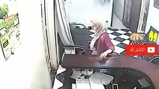 عشيق سري ينك الممرضة المحجبة بقوة وعمق بسرعة في العمل