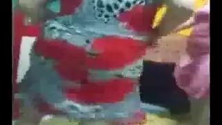 إباحية صريحة: عاهرات تتراقص بشكل مغر قبل جماع جماعي