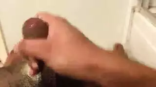 مراهقة يائسة تحصل على نيك فرج مكثف