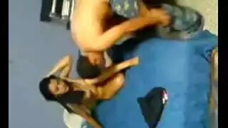تسريب: رجل عجوز يمارس الجنس مع روكسي في شريط جنسي صريح