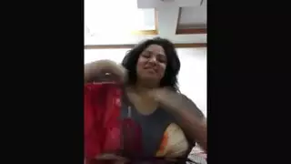 نيك خشن إباحي: مصرية تأخذ قضيباً قاسياً وتطلب دفعات أعمق