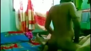 تحقيق خيال ثنائي مخنث: ماراثون جنسي صريح