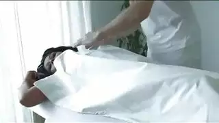 إباحية مثلية: حارسات مصريات يشاركن في قضيب صناعي