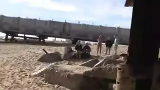 تحقيق خيال الفينيل: نيك ثلاثي عنيف مع قذف داخلي