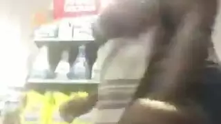 قضيب الدولار يقدم اختراقًا إباحيًا عميقًا