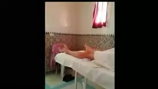إباحية مجانية: كعوب لأعلى، أرجل مفتوحة، مستعدة للقضيب