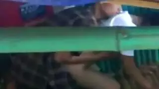 بابا يتحرر: تجربة إباحية خام كاملة