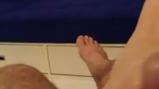 سيدة محنكة وفتاة صغيرة في محتوى إباحي صريح