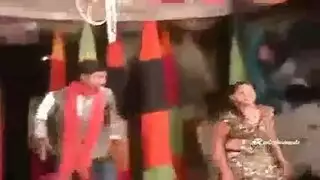 شباب مثلية يعبرون عن الرغبة بجنس عميق