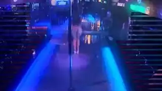 تحميل gif ساخن: أثداء كبيرة تأخذ قضيبًا عميقًا