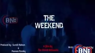 ام مع اصدقاء