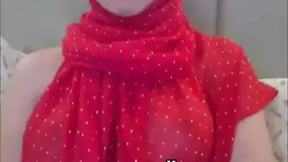 زيزة كبيرة لي أم كبيرة تتفاوق لخمسين