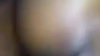 المراهقة الكلبة أميليا تأخذه بقوة في مؤخرتها