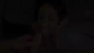فتاة يابانية سمراء في جلسة إباحية وحيدة