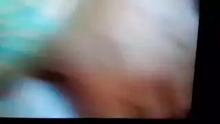 عاهرة صغيرة تركب حصان في أكشن هاردكور