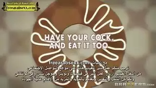 تناول العائلة العائلي يصبح قذرا: زوجة الأب تمص قضيب ابن زوجها الكبير