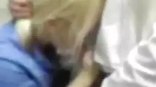العاهرة غير المشبعة جولي في مشاهد أورجية إباحية غير متوقفة