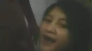 عرض أقفاص غير مختونة لشبان بدناء