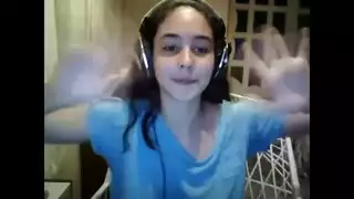 عرض سكس مصري للمراهقات – مراهقة جامحة تخلع ملابسها وتغري على الكاميرا