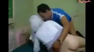 حرث عنيف: فتاة ريفية تُدمر