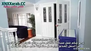 ابنة الضابط الشقراء في حالة شبق للجنس الخشن