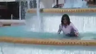 معلمة إكس إكس إكس تُنكح على المكتب